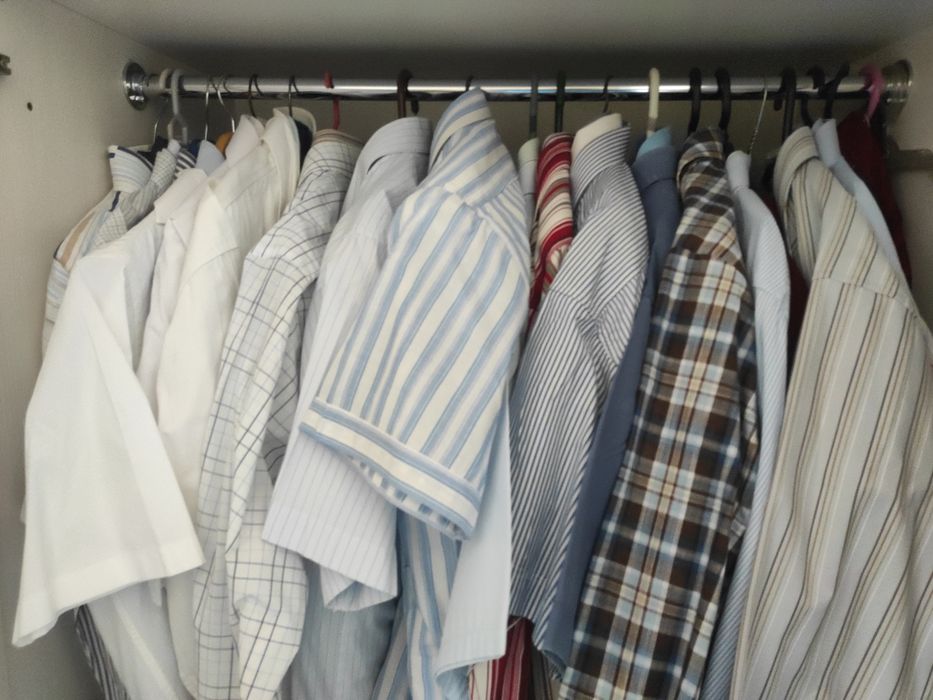 Camasi cu maneca scurta sau lunga, marimi diferite, modele diferite