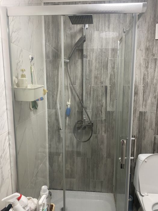 Углавая душевая