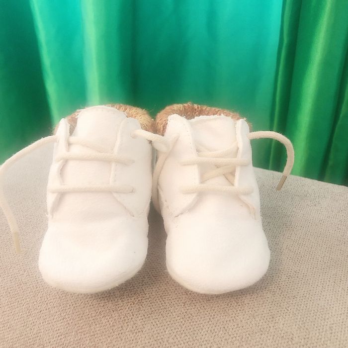 Vând încălțăminte bebe