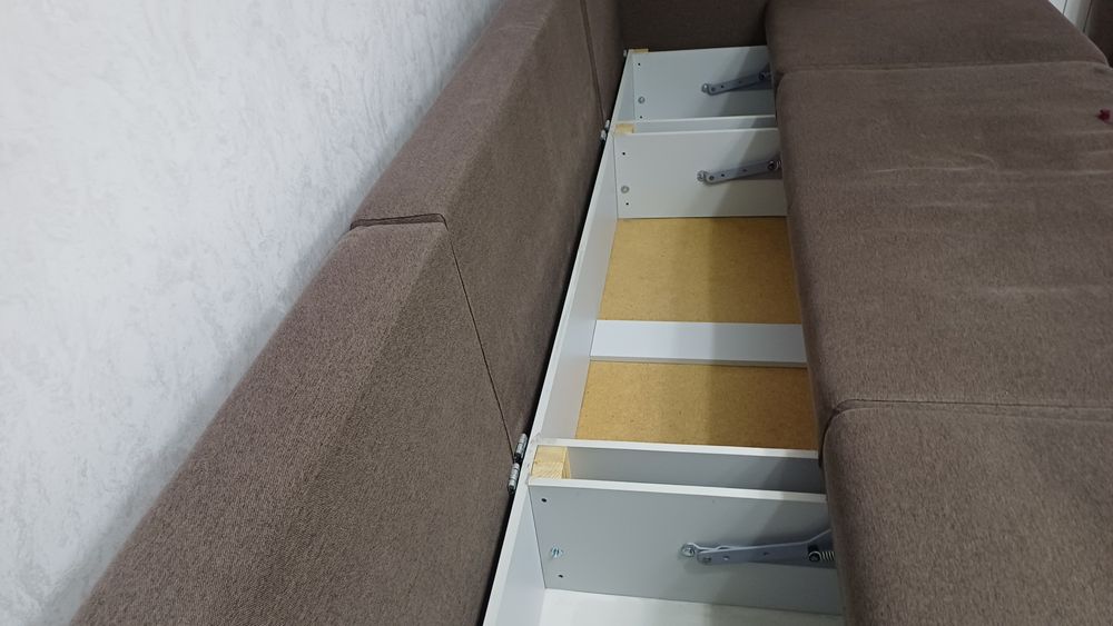 Срочно продаю диван