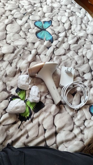 Vând epilator Philips