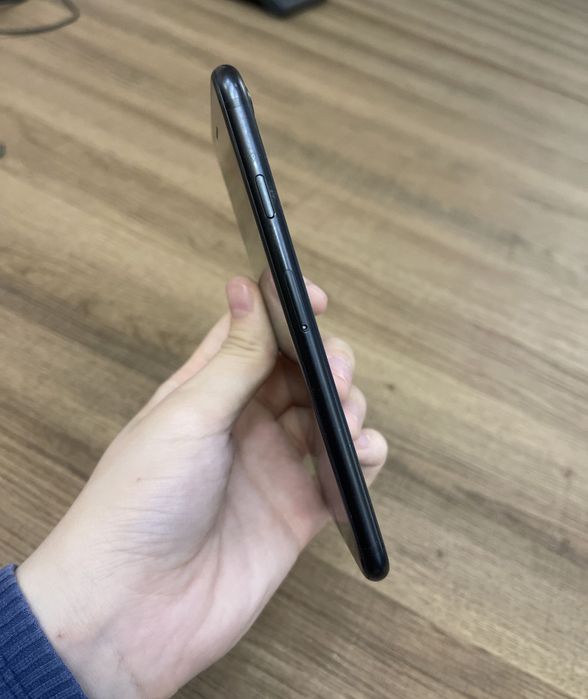 Айфон се 2020 емкость 78%