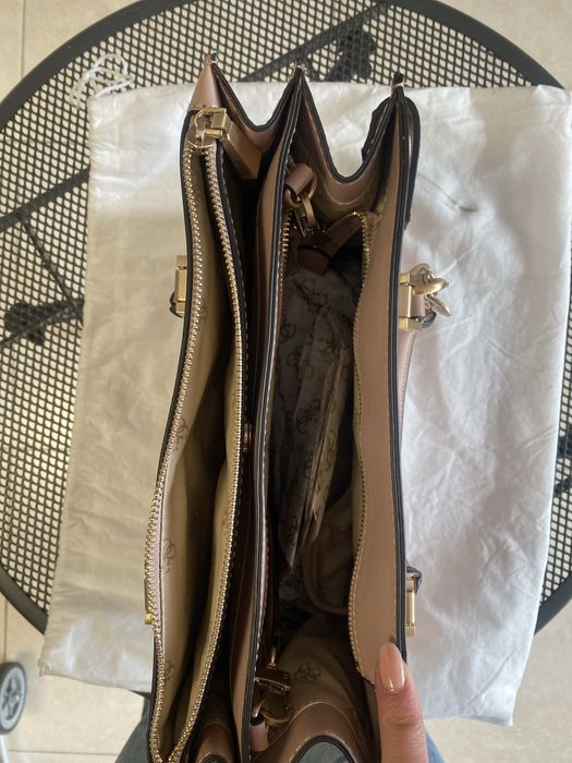 Чанта Guess нова