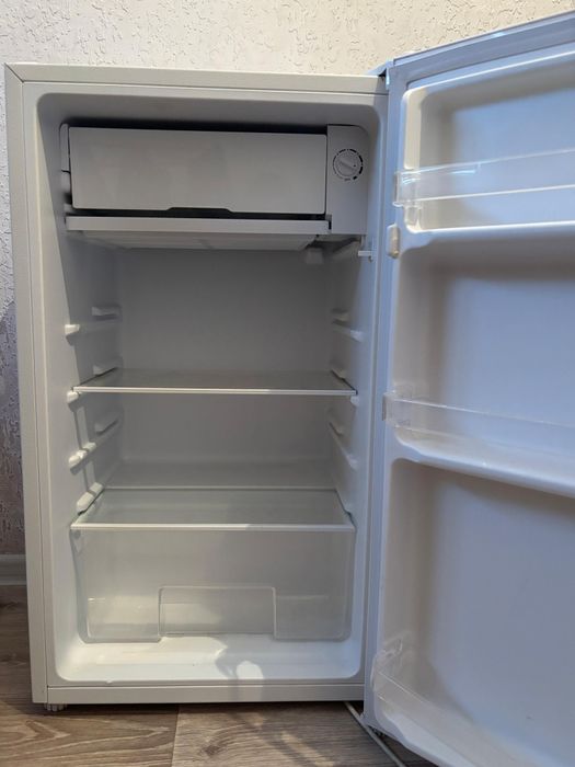 холодильник компактный ( маленький )