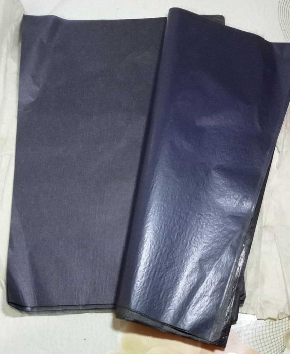 Продам. Копировальная бумага формата А 4 . Два цвете - черный и синий.