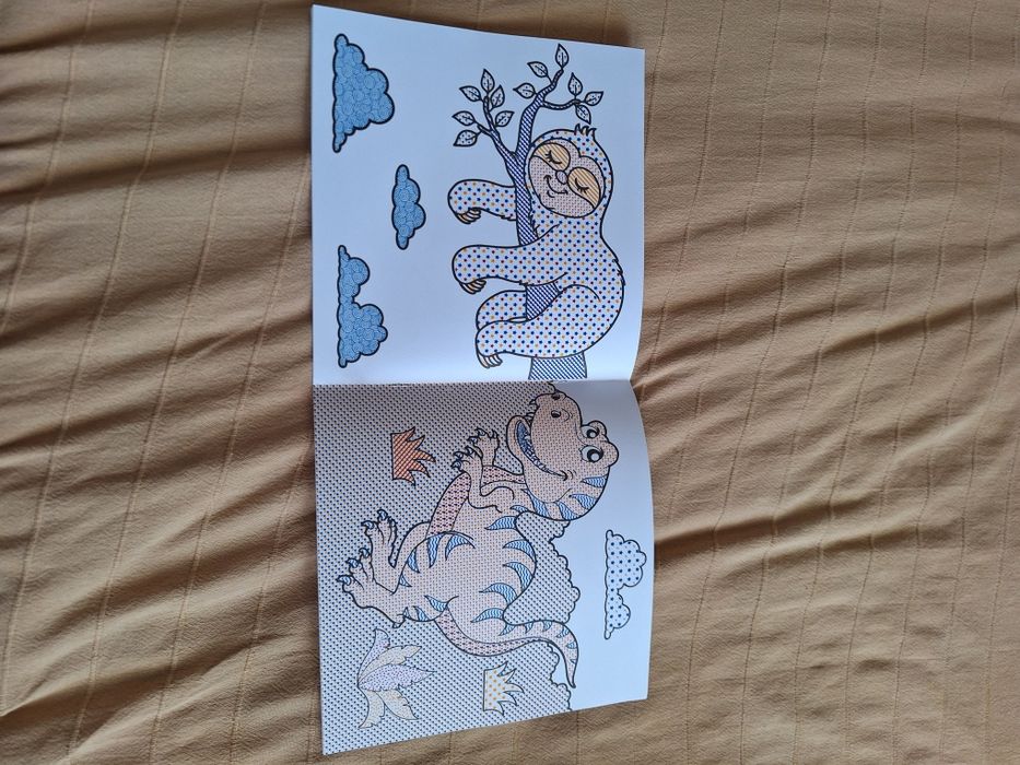 Книжки за оцветяване с вода