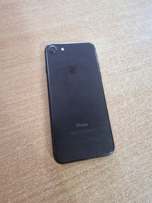iPhone 7, память 32 Гб