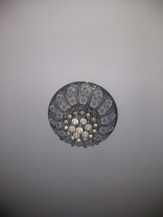 Спальный гарнитур + люстра в подарок