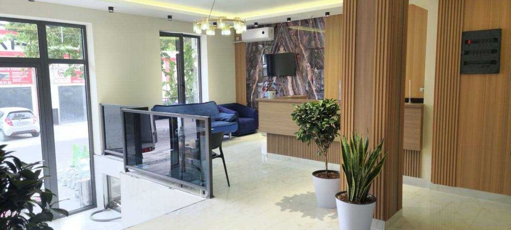 Продаётся Здание под Гостиница Яккасарайский район (N13)