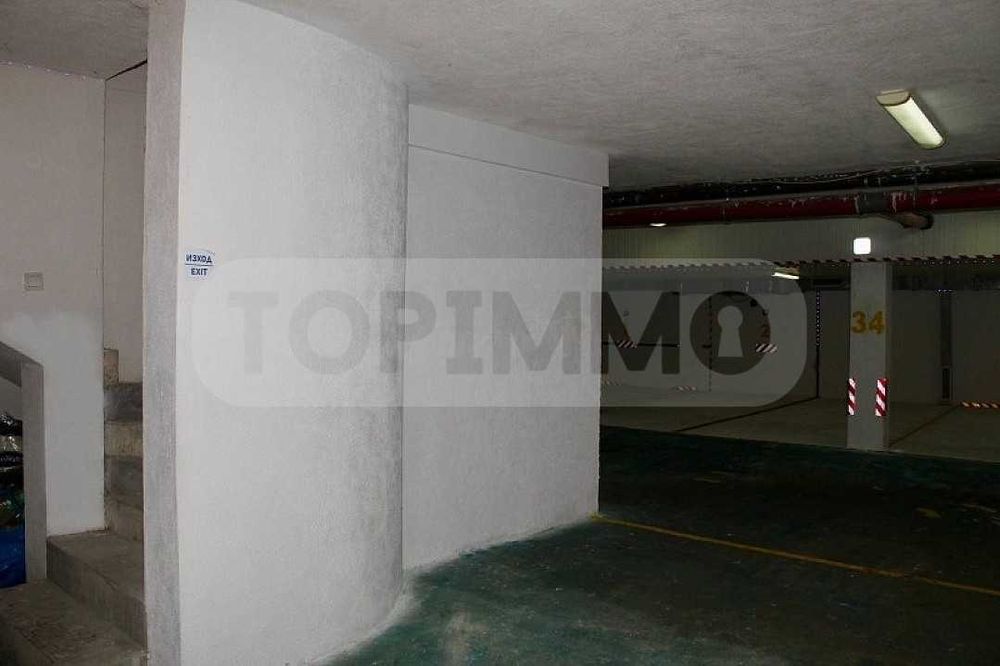 Дава се под наем Гараж / Паркомясто в Варна, Гръцка махала - 15 кв.м за 127.5 € - Снимка #3