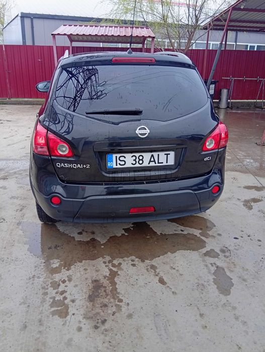 Nissan Qashqai +2 2010