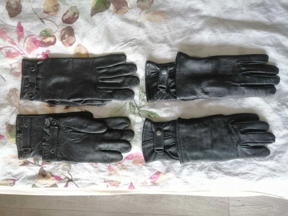 Кожени ръкавици, ушанка, вратовръзки