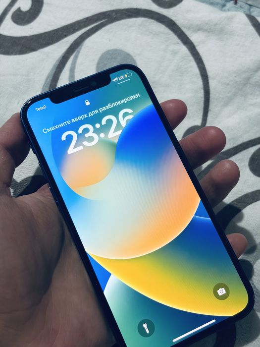 Продам айфон 12