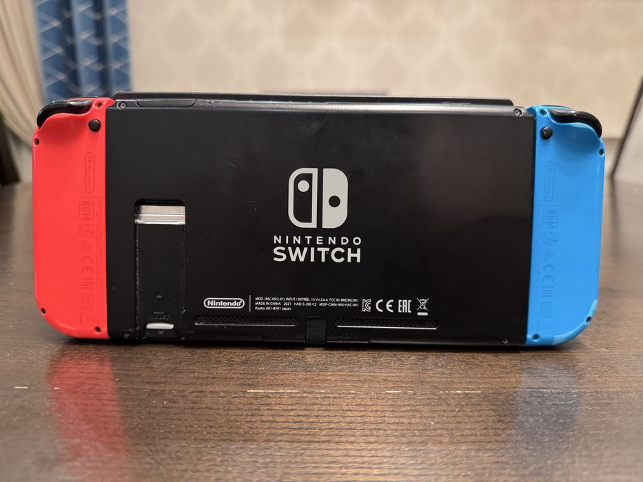 Nintendo Switch V2 + 7 игр + полный комплект аксессуаров