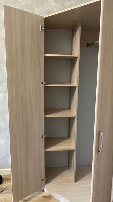 Продам шкаф угловой