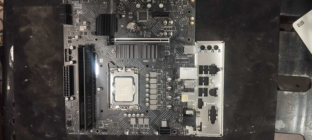 Продам сборку на i5 12400 +32 гб озу