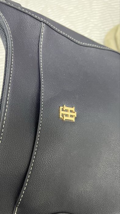 Срочно продам сумку от Tommi hilfiger