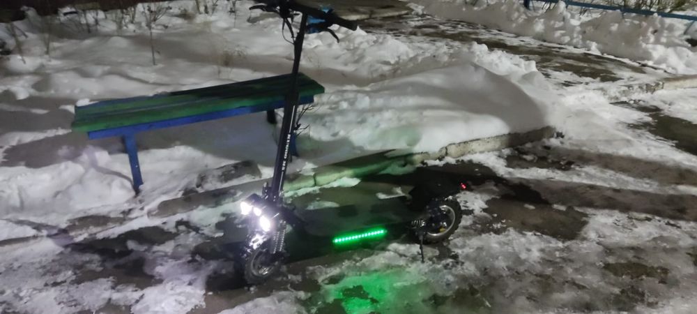 Продам электросамокат Кugoo M5