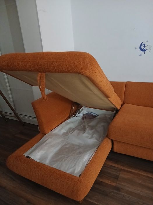 Диван угловой . Продам