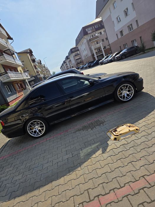 BMW 5 Series 0 — imagine 2