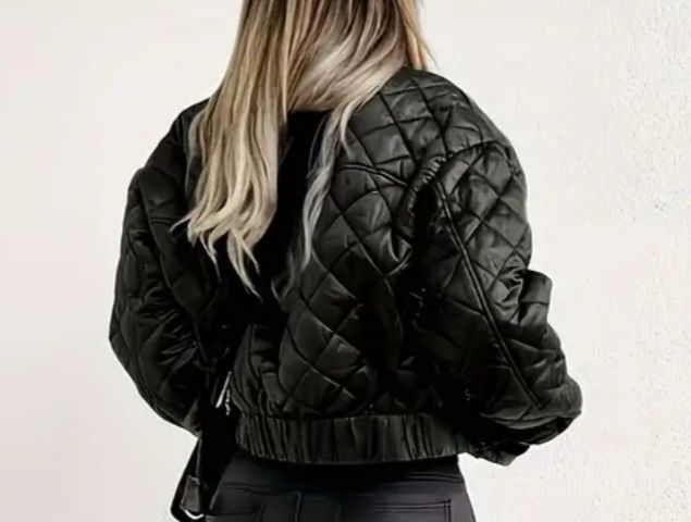 Дамско късо яке .