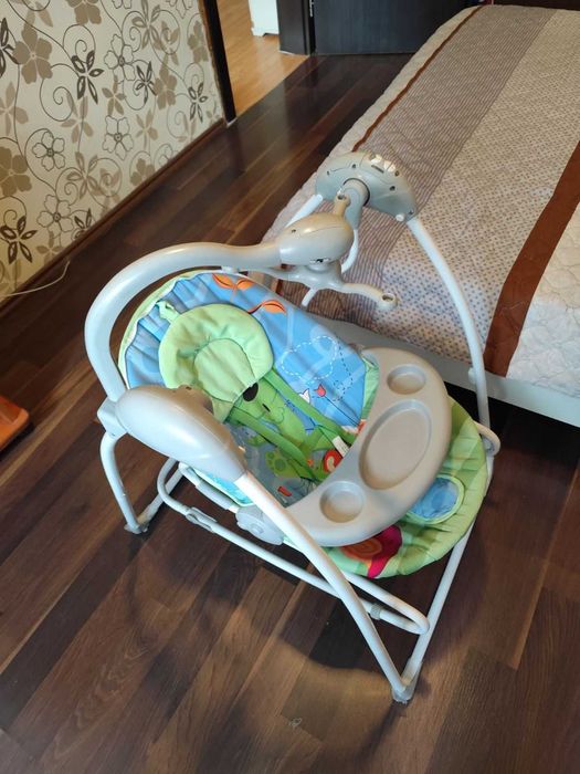 Бебешка люлка с масичка