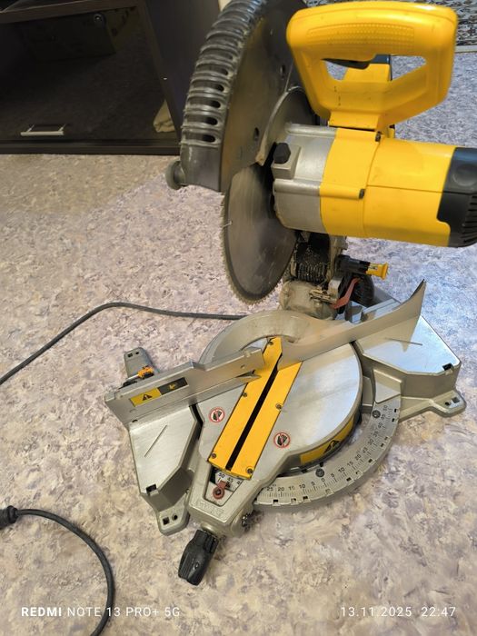 DeWalt 713 оригинал