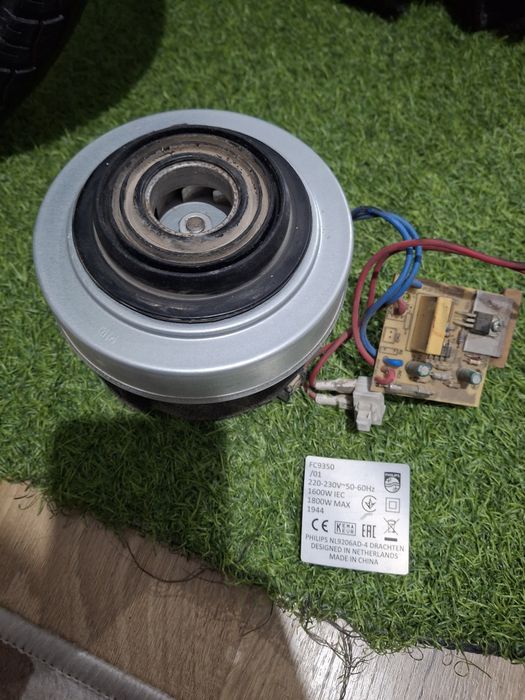 PHILIPS pilisosni matori