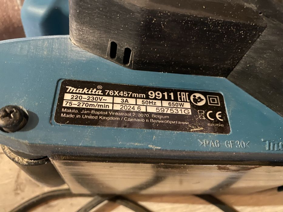 Masina de slefuit  cu banda Makita 9911