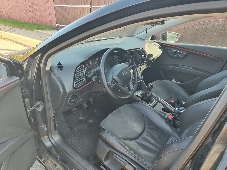 Seat Leon 2014 diesel, 6.139 € — imagine 4