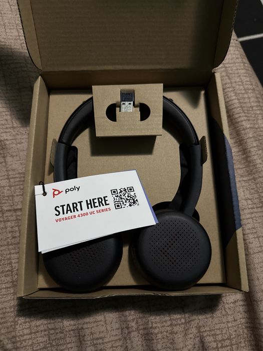 Casti Bluetooth/Wireless POLY VOYAGER 4320 UC