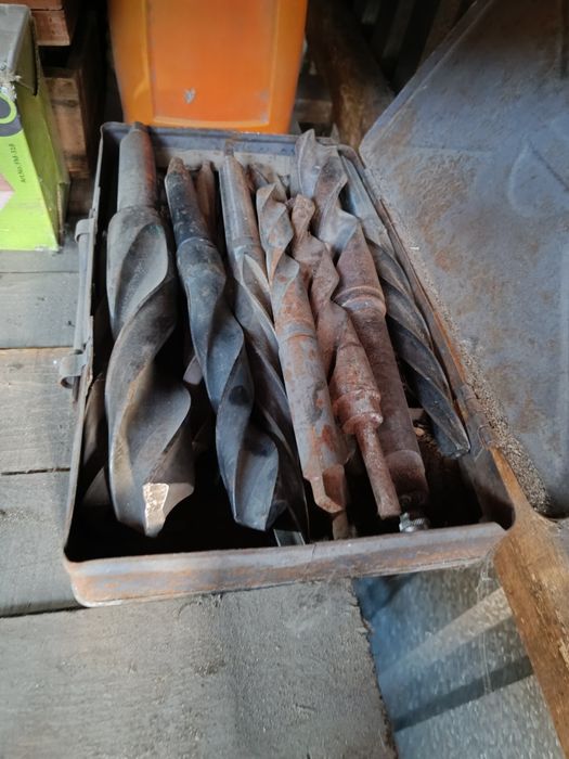 Лерки, метчики, свёрла, развёртки