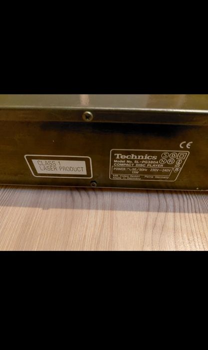 CD Player audio Technics

SL-PG380A