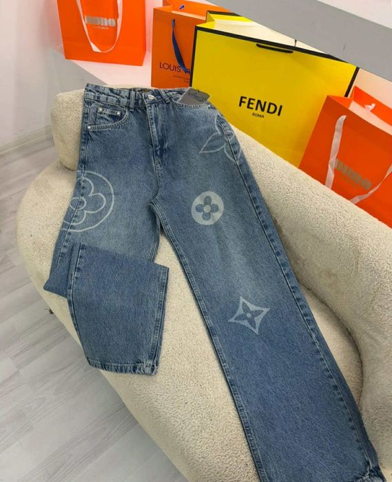 Топ модели дамски дънки.