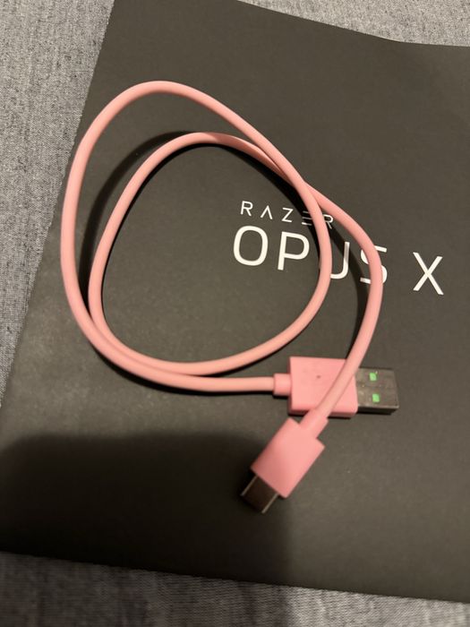 Casti Razer Opus X Pink