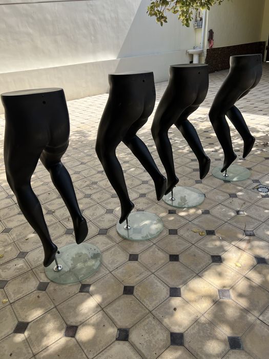 Oyoq maniken ideal xolatta