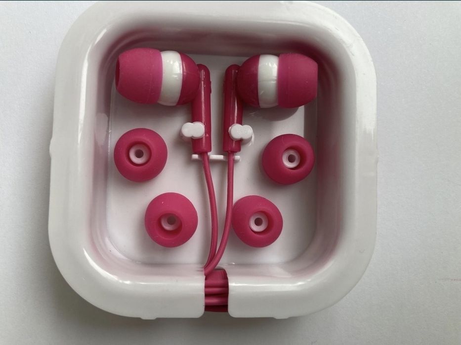 Casti roz/negre cu auriculare din silicon si mufa jack, Avon, roz