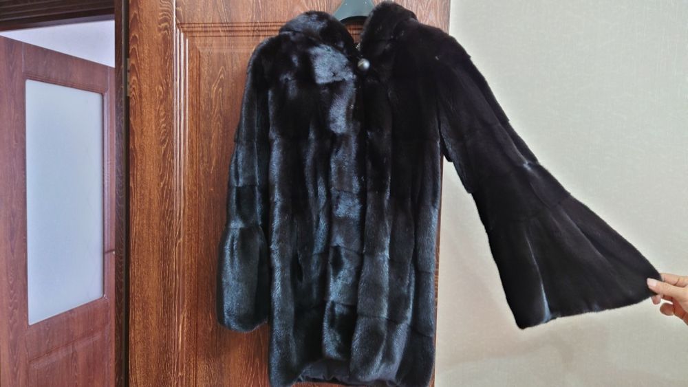 Шуба норковая, средней длины
