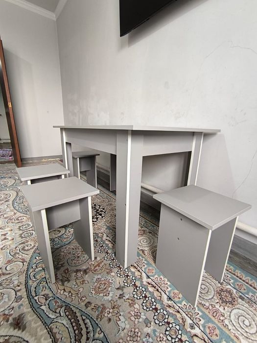 Стол для квартира,