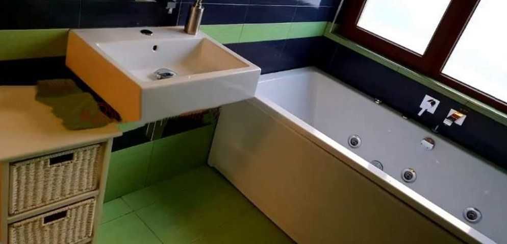 Дава се под наем Тристаен апартамент в София, Център - 80 кв.м за 1250 € - Снимка #8