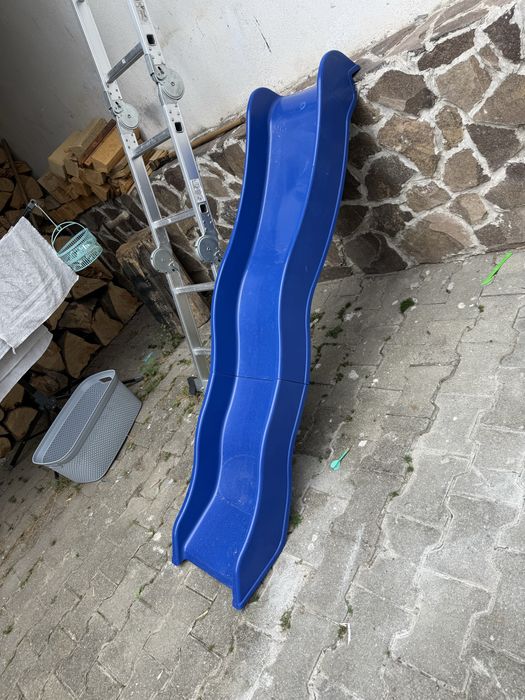 Tobogan albastru