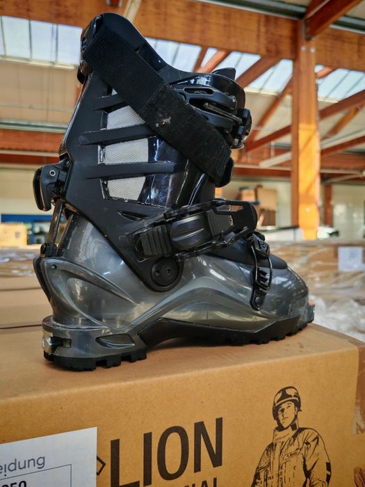 Ски и туристически обувки