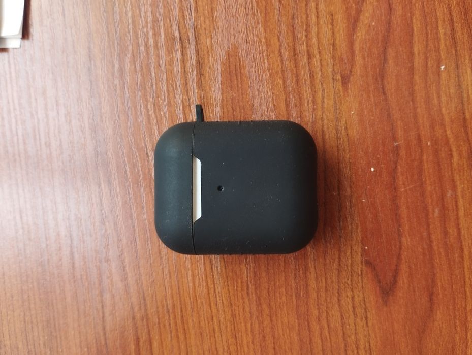 AirPods 1, чехол в подарок