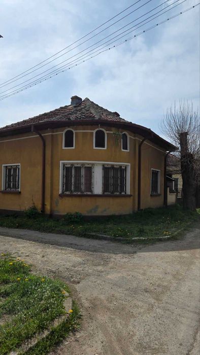 Продавам група от къщи в с.Катунец, Ловешко