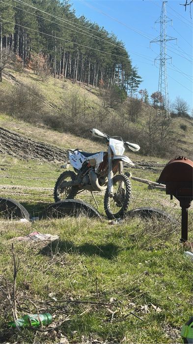 Продавам ktm 300 2016 six days