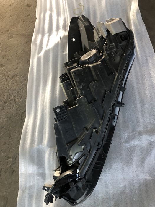 Фонарь передний правый