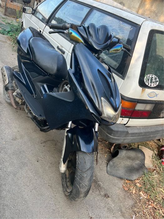Продавам Yamaha Aerox