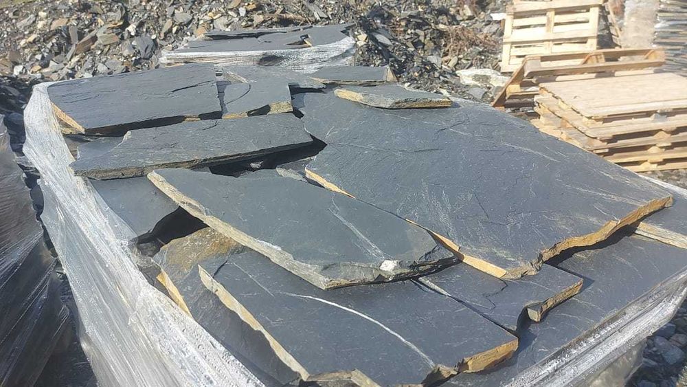 Камень плитняк природный.