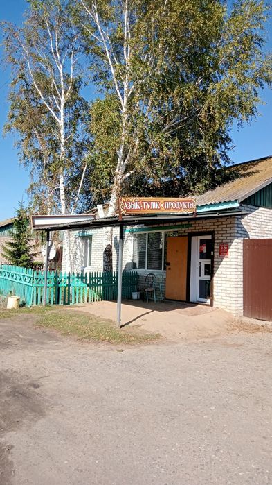 Шпальный дом с магазином