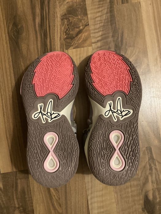 Nike Kyrie 8 infinity